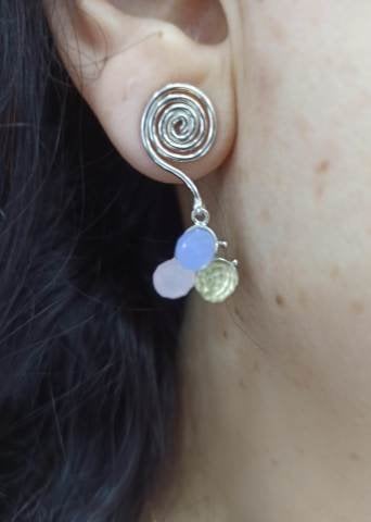 925 Ayar Özel Tasarım Renkli Taşlı Sallantılı Gümüş Küpe