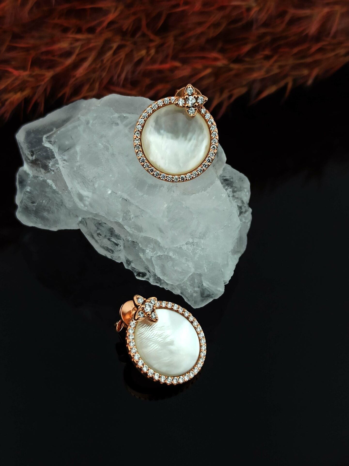 925 Ayar Sedefli % Zirkon Taşlı Gümüş Küpe