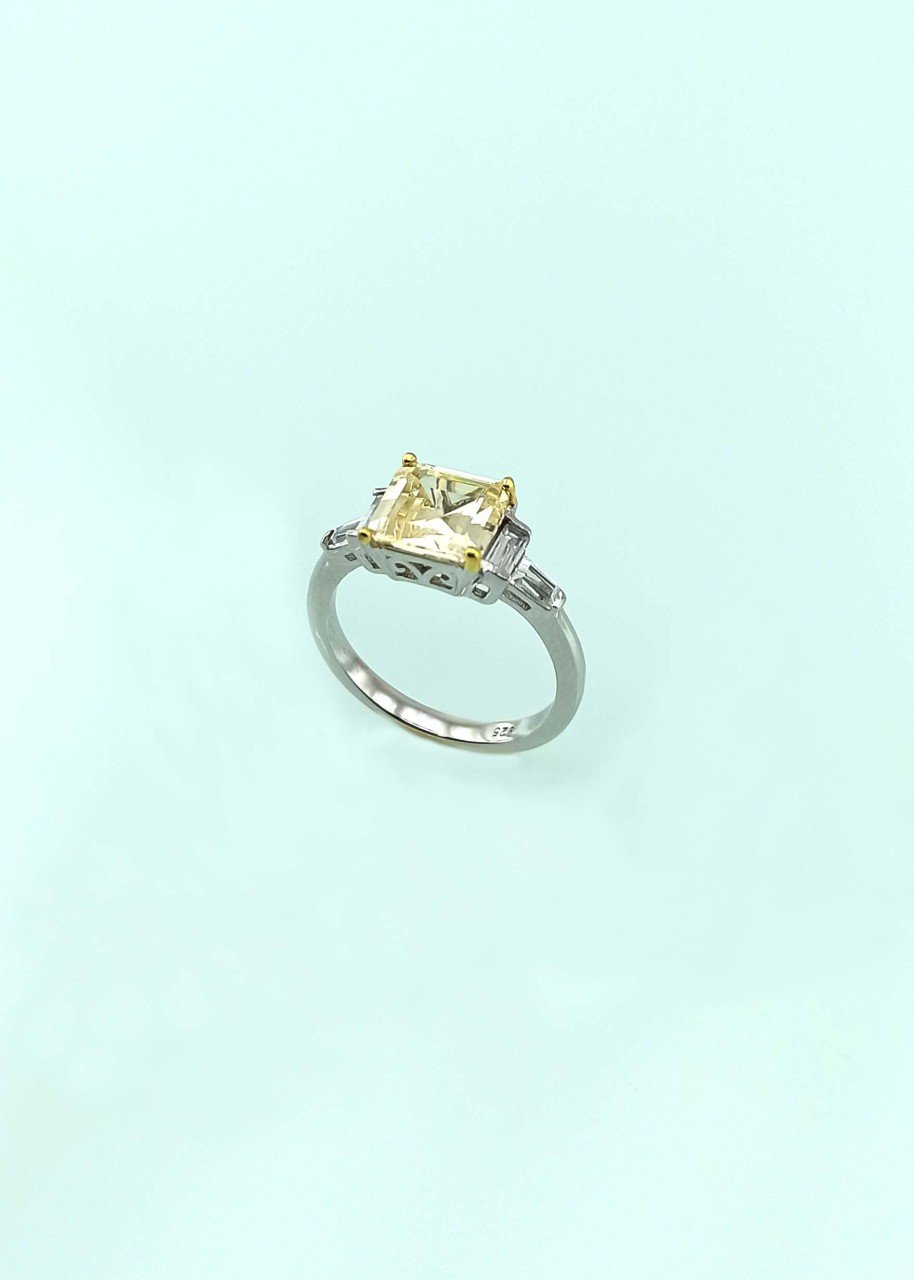 925 Ayar Zirkon Taşlı Gümüş Yüzük