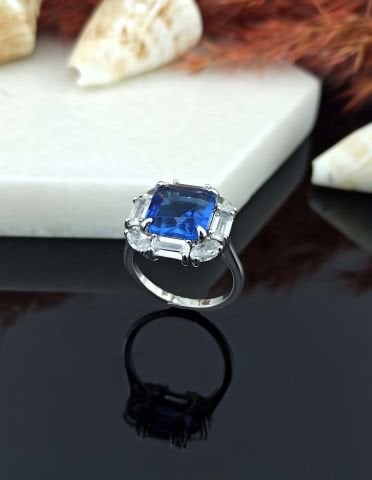 925 Ayar Zirkon Taşlı Gümüş Yüzük